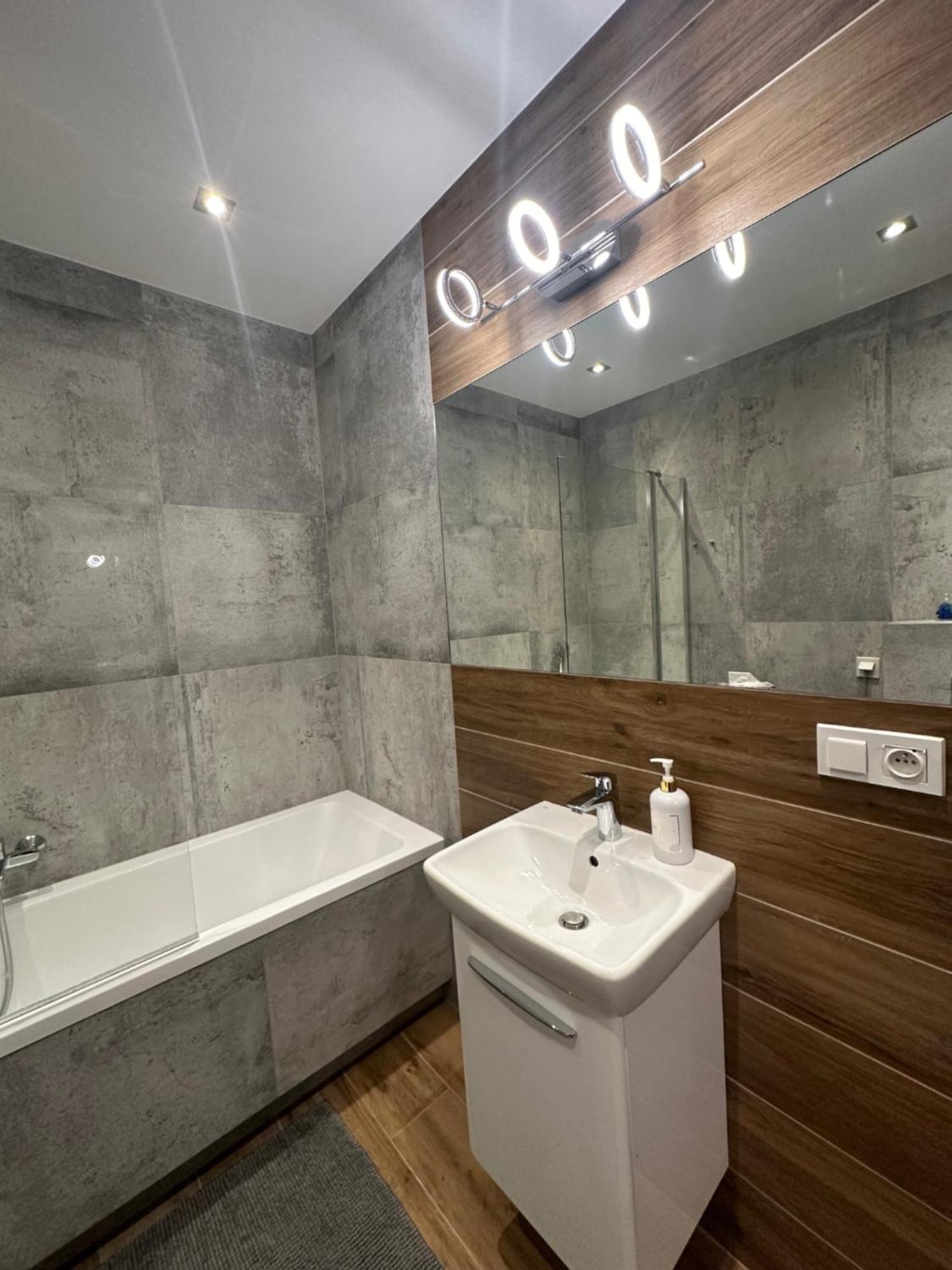 Modern Apartment Near To The Chopin'S Airport Cybernetyki 2A Varsavia Esterno foto